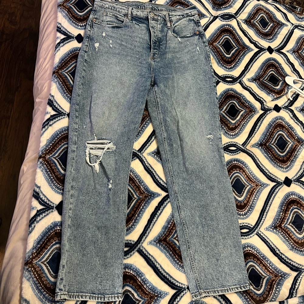 Old Navy Extra High-Rise Sky-Hi Straight Distressed Jeans